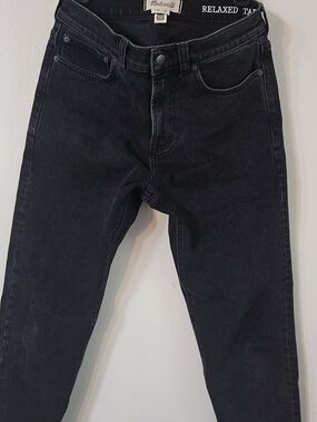 Madewell Women's Relaxed Tapered Jeans in Black. Basic, Fall, Goth, Comfy, Trend